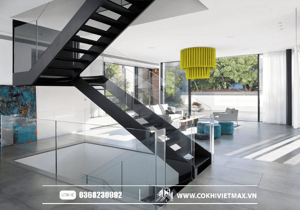 Cầu Thang Sắt Hộp Lan Can Kính