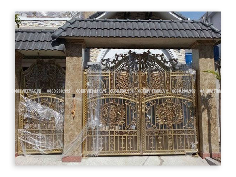 Cổng nhôm đúc cổ điển họa tiết rồng phượng